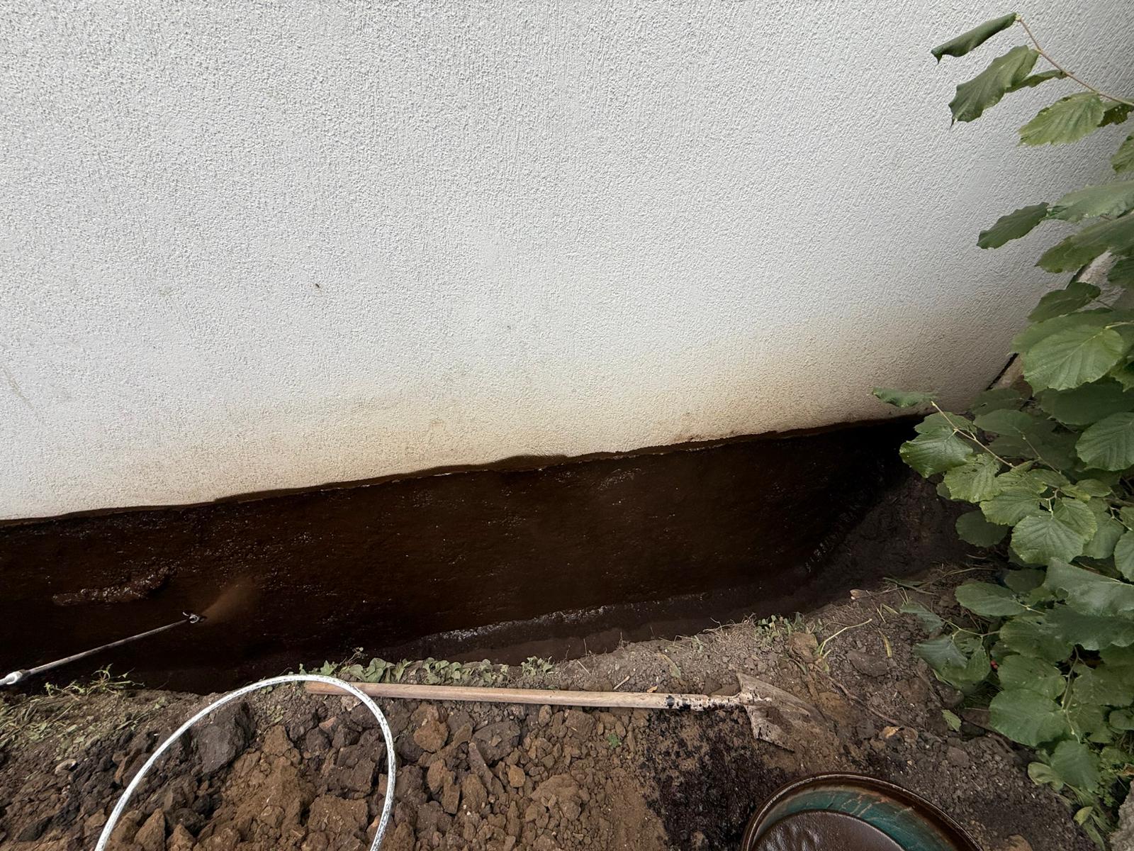 Foundation waterproofing before completion
